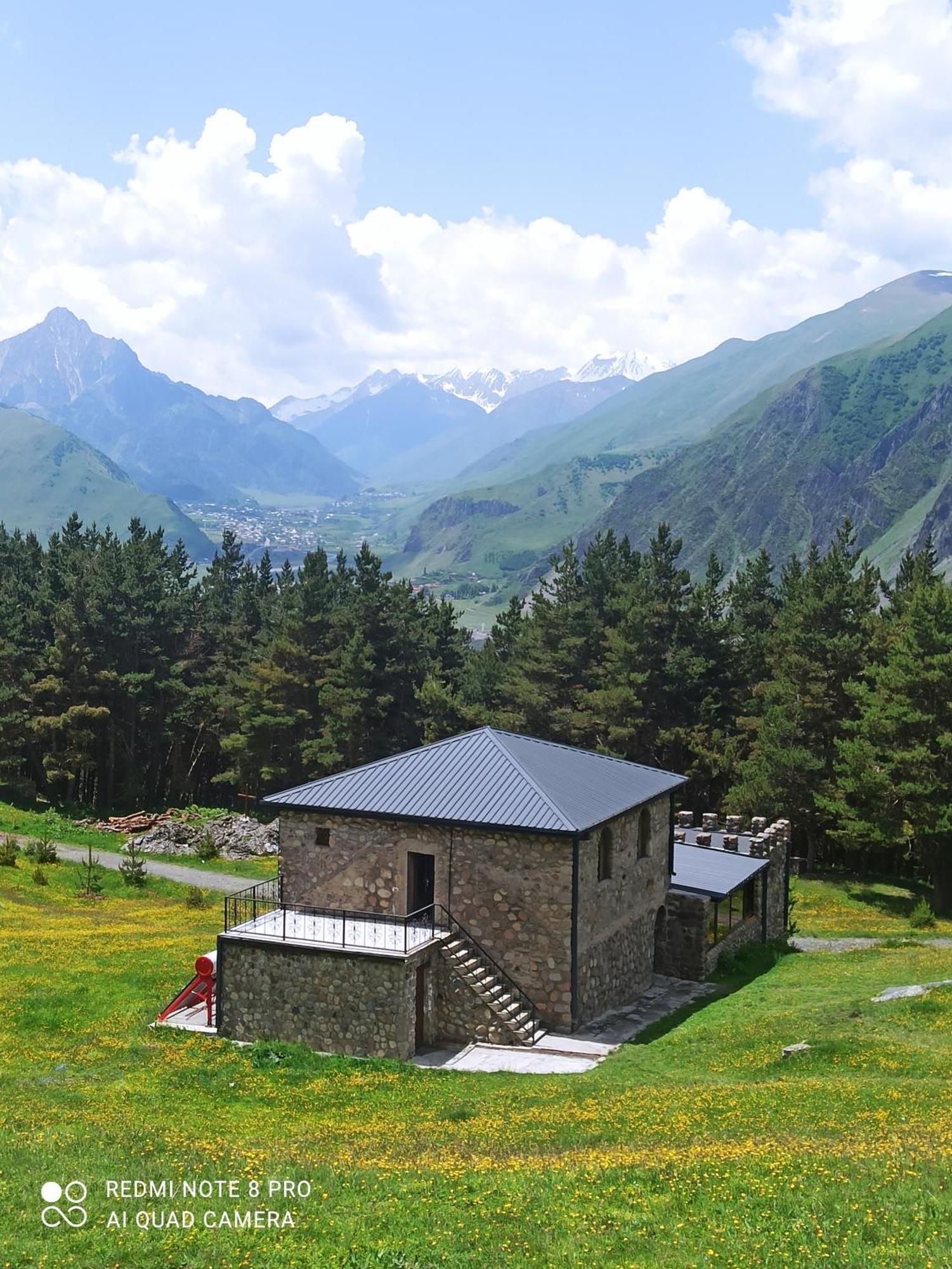 Hotel Crystal Kazbegi Extérieur photo
